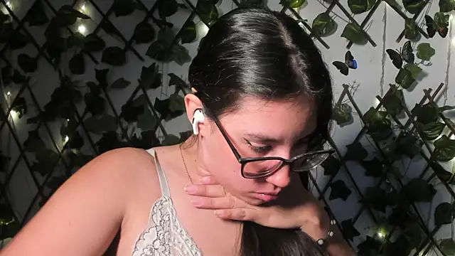 CoralineSanchez online show from 10/21/25, 03:18