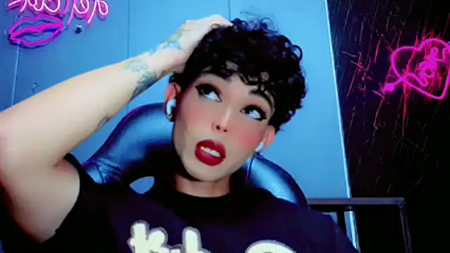 Marian LV online show from 11/21/25, 02:05