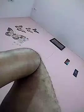 Snapshot of roadtucker123 chatting on 02/07/25, 04:35 roadtucker123 online show from 02/07/25, 04:35