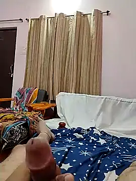 Snapshot of roadtucker123 chatting on 02/13/25, 04:17 roadtucker123 online show from 02/13/25, 04:17