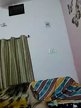 Snapshot of roadtucker123 chatting on 02/26/25, 04:35 roadtucker123 online show from 02/26/25, 04:35