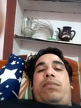 Snapshot of roadtucker123 chatting on 03/08/25, 06:05 roadtucker123 online show from 03/08/25, 06:05