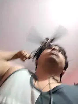 Snapshot of roadtucker123 chatting on 03/13/25, 11:16 roadtucker123 online show from 03/13/25, 11:16