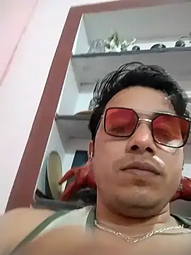 Snapshot of roadtucker123 chatting on 02/08/26, 12:08 roadtucker123 online show from 02/08/26, 12:08