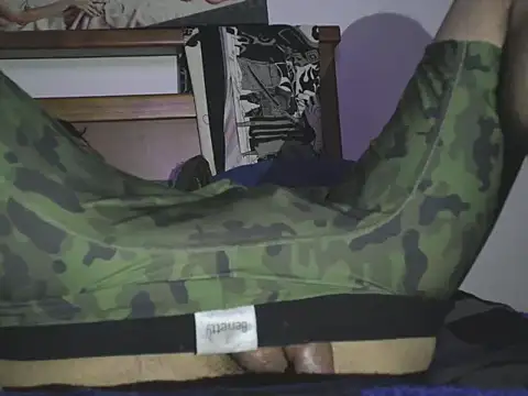 hideonbush051 online show from 03/18/26, 03:31