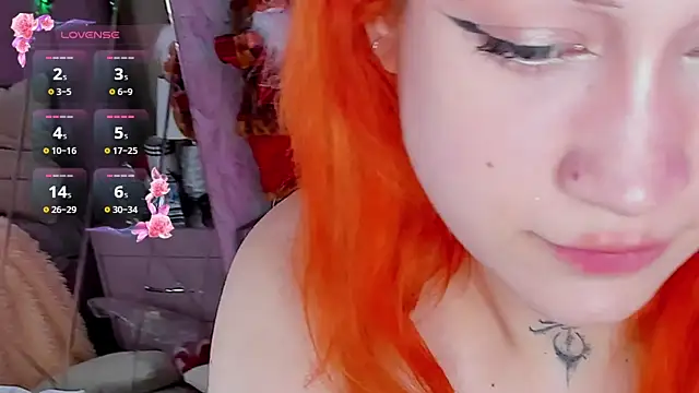 Snapshot of Eva_Cramer chatting on 01/01/25, 06:59 Eva Cramer online show from 01/01/25, 06:59