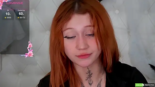 Snapshot of Eva_Cramer chatting on 10/18/25, 03:46 Eva Cramer online show from 10/18/25, 03:46