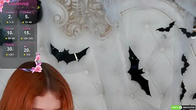 Snapshot of Eva_Cramer chatting on 10/19/25, 02:07 Eva Cramer online show from 10/19/25, 02:07