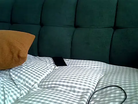 NATASHA LUCKY online show from 04/21/26, 07:47