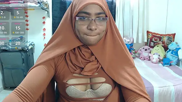 Aaliyah brown online show from 11/03/25, 03:13