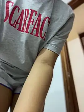 Snapshot of Salome_golvert chatting on 12/31/24, 04:14 Salome golvert online show from 12/31/24, 04:14