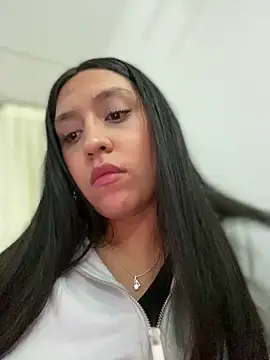 Snapshot of Salome_golvert chatting on 01/15/25, 02:49 Salome golvert online show from 01/15/25, 02:49