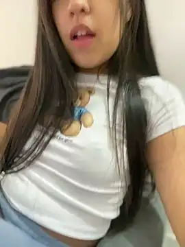 Snapshot of Salome_golvert chatting on 02/20/25, 10:26 Salome golvert online show from 02/20/25, 10:26