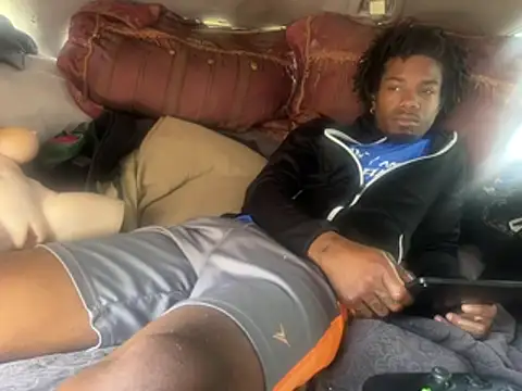 SlimeCrownzOut5 online show from 02/16/26, 05:53