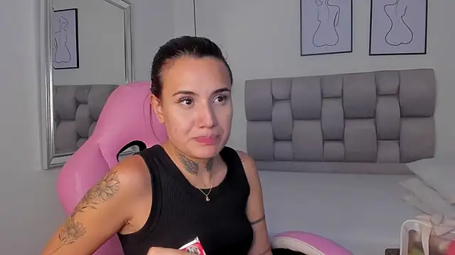 Susan-Sweet-7 online show from 10/10/25, 08:30