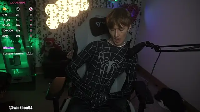 Snapshot of twinkben chatting on 09/11/25, 07:36 twinkben online show from 09/11/25, 07:36