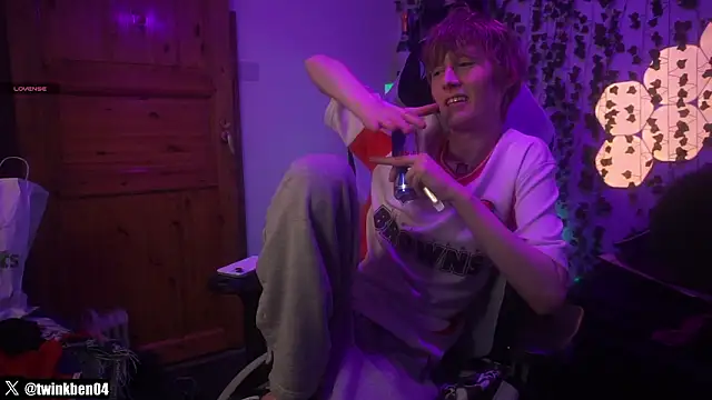 Snapshot of twinkben chatting on 02/03/26, 03:26 twinkben online show from 02/03/26, 03:26