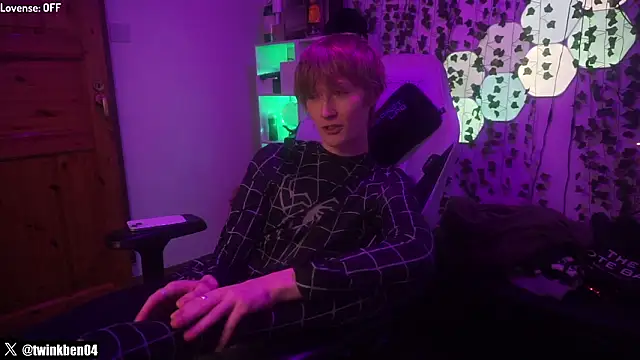 Snapshot of twinkben chatting on 02/06/26, 03:33 twinkben online show from 02/06/26, 03:33