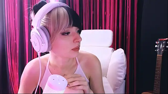 Avi Nile online show from 02/01/26, 04:44