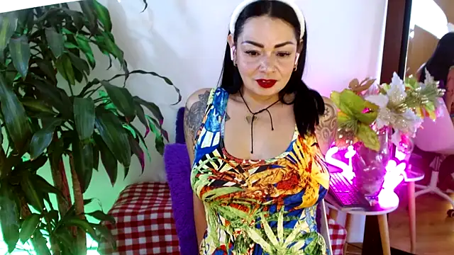 Snapshot of Ginna--mia chatting on 01/12/25, 08:25 Ginna--mia online show from 01/12/25, 08:25