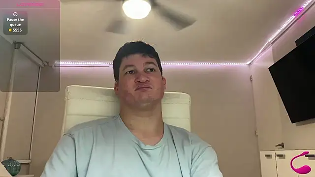 Lorenzo hernandez online show from 09/30/25, 10:48