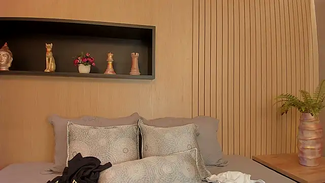 Snapshot of IrisBaker chatting on 03/19/25, 10:31 IrisBaker online show from 03/19/25, 10:31