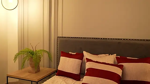 Snapshot of IrisBaker chatting on 10/21/25, 09:26 IrisBaker online show from 10/21/25, 09:26