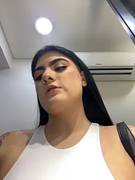 Snapshot of IrisBaker chatting on 10/22/25, 09:14 IrisBaker online show from 10/22/25, 09:14