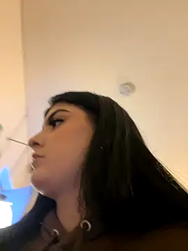 Snapshot of IrisBaker chatting on 10/23/25, 09:02 IrisBaker online show from 10/23/25, 09:02