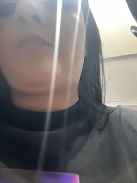 Snapshot of IrisBaker chatting on 10/24/25, 09:11 IrisBaker online show from 10/24/25, 09:11