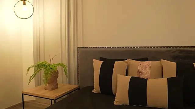 Snapshot of IrisBaker chatting on 11/03/25, 08:54 IrisBaker online show from 11/03/25, 08:54