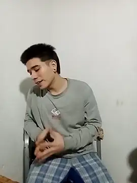 Snapshot of Mrdetonador chatting on 11/23/25, 08:03 Mrdetonador online show from 11/23/25, 08:03