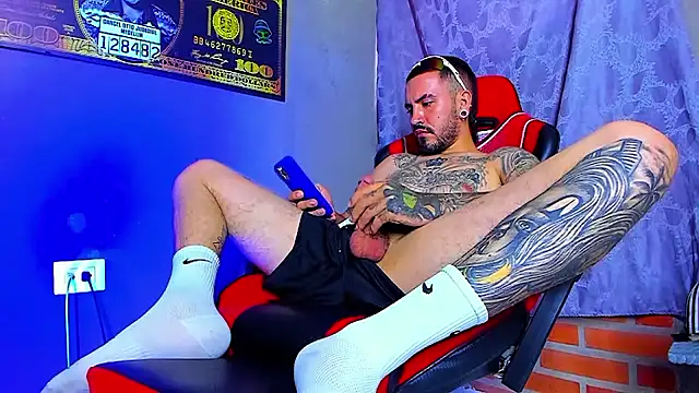 smoker445 online show from 10/31/25, 07:26