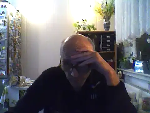 Snapshot of tino66 chatting on 10/25/25, 09:31 tino66 online show from 10/25/25, 09:31