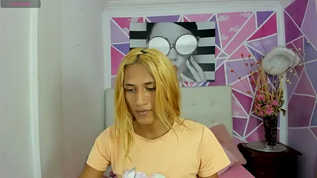 Brisahott online show from 02/04/25, 01:59