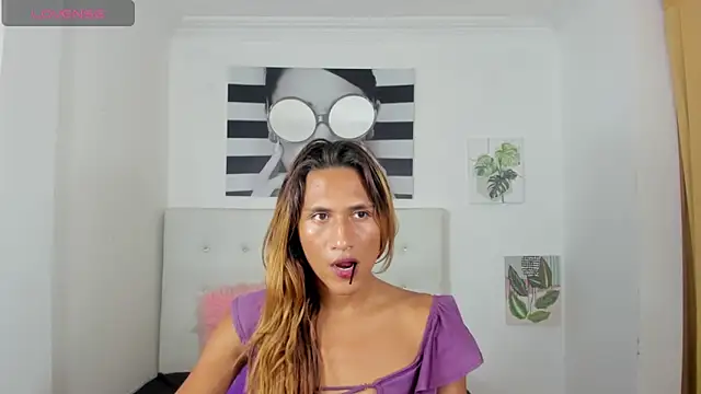 Brisahott online show from 10/24/25, 02:19