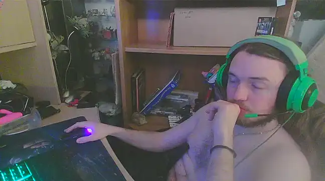 Snapshot of nicolasdumand21 chatting on 02/25/25, 08:30 nicolasdumand21 online show from 02/25/25, 08:30