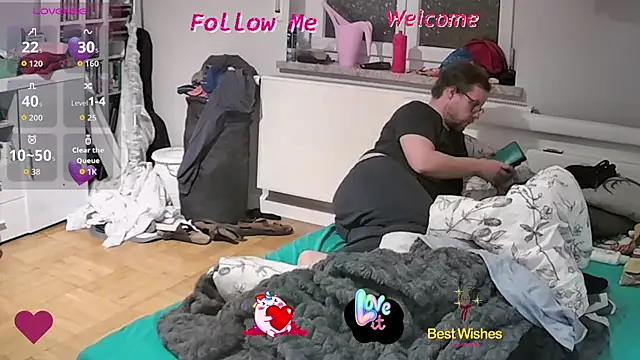 larsgessner30 online show from 10/21/25, 08:31