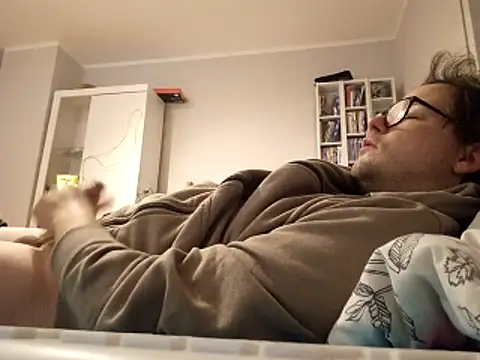 larsgessner30 online show from 11/28/25, 08:00