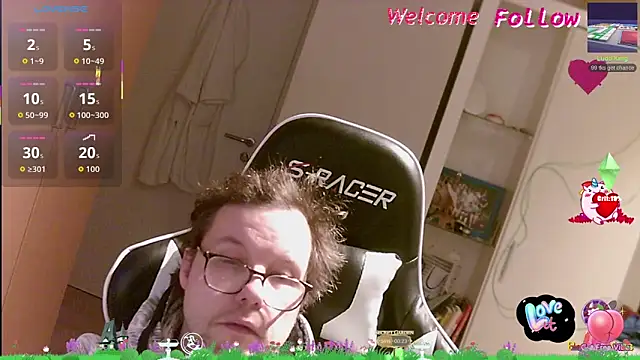 Snapshot of larsgessner30 chatting on 05/10/26, 08:25 larsgessner30 online show from 05/10/26, 08:25
