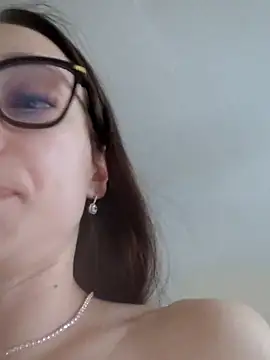 Snapshot of Milky_flexy_cat chatting on 02/28/25, 05:15 Milky flexy cat online show from 02/28/25, 05:15