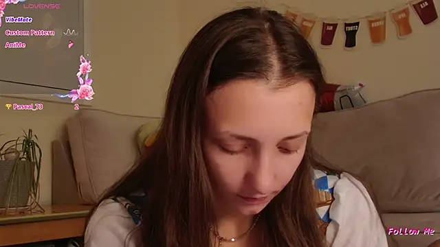 Snapshot of Milky_flexy_cat chatting on 09/25/25, 12:09 Milky flexy cat online show from 09/25/25, 12:09