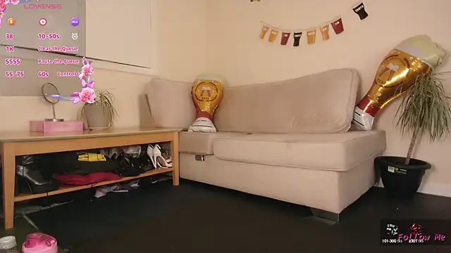 Snapshot of Milky_flexy_cat chatting on 09/29/25, 03:28 Milky flexy cat online show from 09/29/25, 03:28