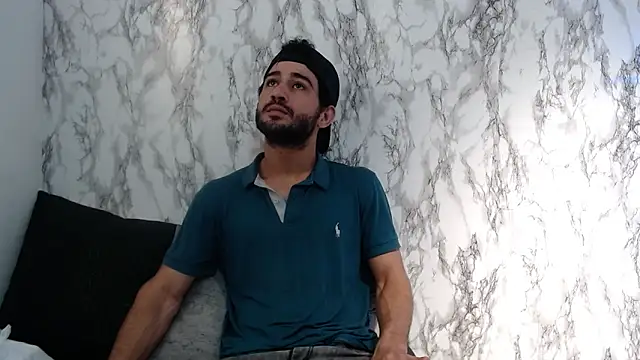 Snapshot of Moon_and_aaron chatting on 03/01/26, 03:41 Moon and aaron online show from 03/01/26, 03:41