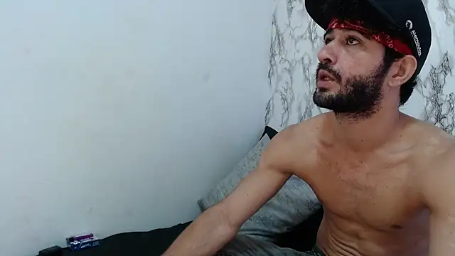 Snapshot of Moon_and_aaron chatting on 03/03/26, 03:45 Moon and aaron online show from 03/03/26, 03:45