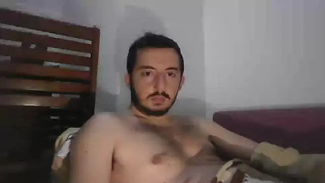 Snapshot of laynufff chatting on 12/06/24, 03:33 laynufff online show from 12/06/24, 03:33