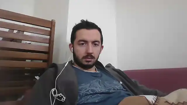 Snapshot of laynufff chatting on 12/07/24, 10:23 laynufff online show from 12/07/24, 10:23