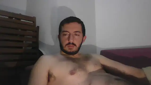 Snapshot of laynufff chatting on 12/14/24, 03:25 laynufff online show from 12/14/24, 03:25