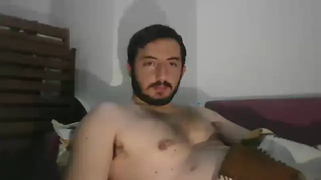 Snapshot of laynufff chatting on 12/23/24, 03:44 laynufff online show from 12/23/24, 03:44