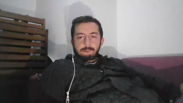 Snapshot of laynufff chatting on 12/23/24, 09:51 laynufff online show from 12/23/24, 09:51